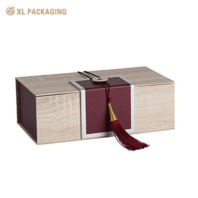 China Custom Cardboard Paper Storage Boxes For Bottles Wine , Gift Foldable Box With Strings And Button for sale