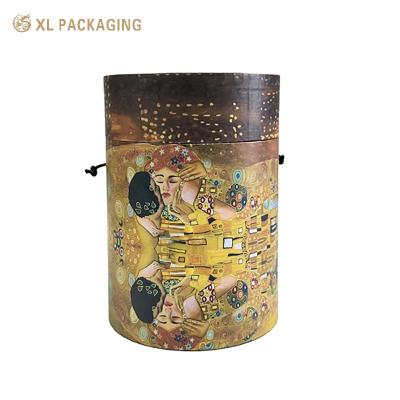 China Black Cotton Handle Custom Logo Round Cylinder Paper Tube Colorful Design T-Shirt Packaging Tube for sale