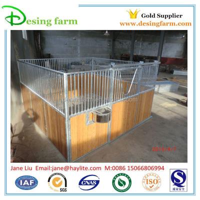 China Indoor Safety Horse Stables With Bamboo Board 4000x2200mm for sale