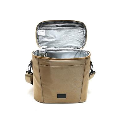 China OEM Waterproof Professional Outdoor Thermal Picnic Cooler Bag Insulated Large Lunch Bag With Strap for sale