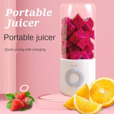 China OEM Logo Waterproof USB Fruit Juicer Easy Handling Electric Portable Blender Juicer Extractor Machine for sale