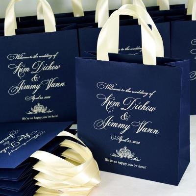 China Recyclable Luxury Design Square Packaging Be My Tote Paper Valentines Gift Bags for sale