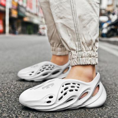 China Other 2022 summer fashion men's garden cheap wholesale unisex sandal male garden clogs shoes Yeezy sandals for sale