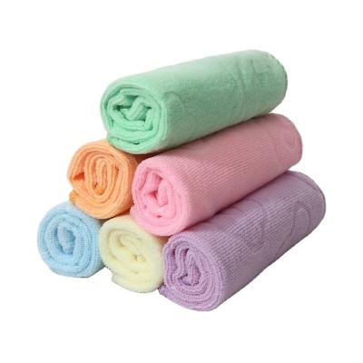 China Viable Square Manufacturer Wholesale Absorbent Towel Microfiber Gift Microfiber Towel 25*25cm for sale