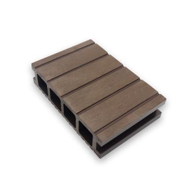 China Modern High Strength Wpc Cavity Plastic Wood Flooring Exterior Composite Decking for sale