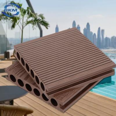 China Traditional Outdoor Wpc Flooring Fireproof Wood Plastic Composite Wood Decking Board Outdoor Garden Flooring for sale