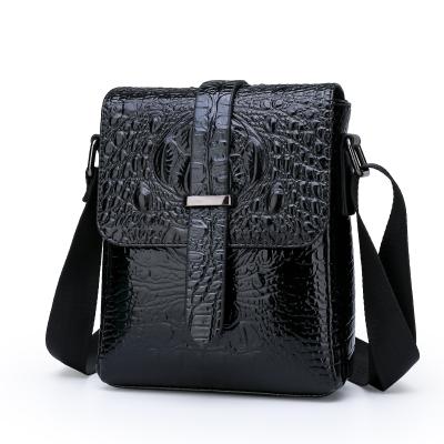 China Wholesale Leather Men's Crocodile Shoulder Bag Trunk Bags Wear-resistant New 2021 Leather for sale