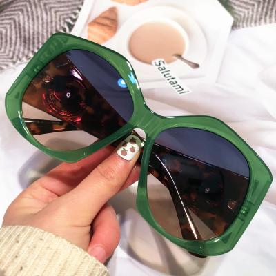 China Fashion Sunglasses Vintage Square Green Irregular Sunglasses For Women Women Oversized Wide Leg Foil Gradient Sun Glass Shades New Fashion Brand for sale