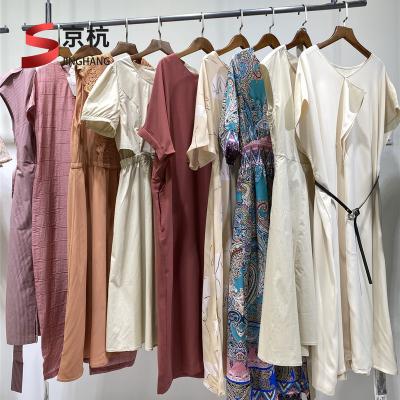 China Fashionable Used Clothing Used Clothes Women Dubai Used Clothes In Bales Korean Pretty Used Clothes Bales 100kgs VIP Dress for sale