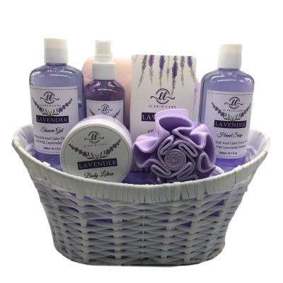 China Luxury Natural Skin Care Basket Moisturizer Beauty Spa Bath Set Lavender Bath Spa Home Gift Sets for sale