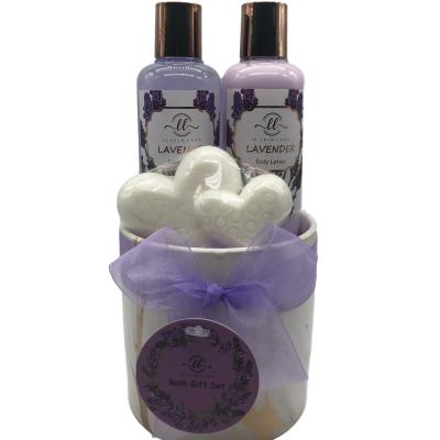 China Moisturizer Lavender Bath Set Bath Spa Gift Basket Bath Spa Gift Set for sale