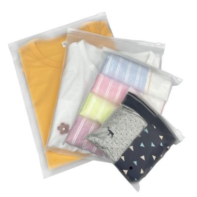 China Recyclable Reusable Custom Clear Tote Bags Frosted Ziplock Zipper Apparel Bags for sale