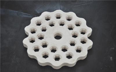 China Alumina Ceramische het Meubilair Slijtvaste Hoogte van de Schijf Vuurvaste Oven - dichtheid Te koop