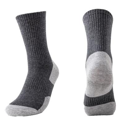 China 100 cotton factory direct sale high quality viable custom made sports socks for outdoor men for sale