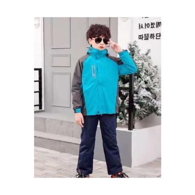 China Anti-wrinkle children's jacket waterproof warm 3-layer soft shell jacket outdoor ski sports custom badge wholesale for sale