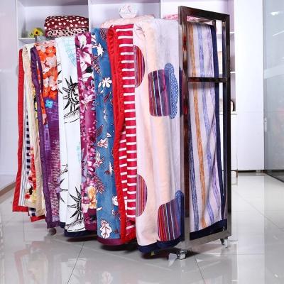 China 2018 Wholesale New Winter Designs Colorful Printing Flannel Fleece Anti-pilling Blanket for sale