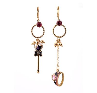 China Hot Selling Brincos Popular Style Design Crown Fashion Asymmetrical Drop Dangling Earrings for sale