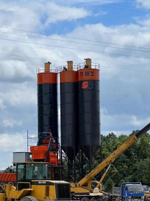 中国 HZS50 50m3/h Concrete Batching Plant With 4 Units Aggregate Storage Hopper Cement Silos 販売のため