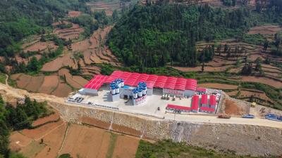 China Cementen- en bodemmenginstallatie Hzs180 Betonbatching Betonmengmachine Te koop