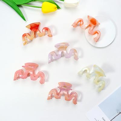 China Korean Wholesale Daily Decorative Fashion Accessories Large 9CM Hair Claw Cuts Plastic Hair Luminous Claws For Women for sale