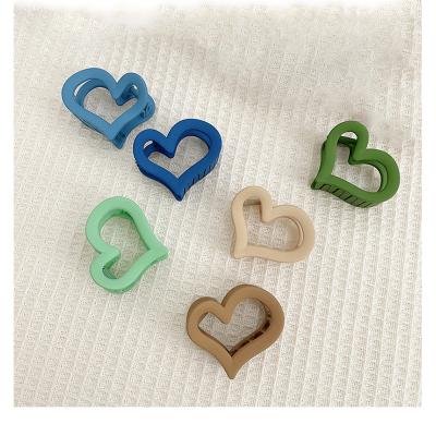 China New Daily Decorative Wholesale Fashion Heart Korean Plastic Hair Claw Clips Matte Solid Color Hair Claw For Thick Hair for sale