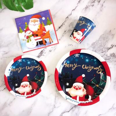 China New Christmas Party Disposable Eco-friendly Tableware Set Disposable Party Supplies High Quality Paper Cups Paper Plates Tableware Set for sale