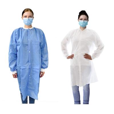 China Unisex Breathable Disposable White Lab Long Coat Disposable Tyvek Doctor Coat Medical Lab PP Sleeves Visitor Coat for sale