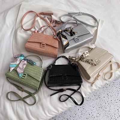 China Daily 2021 New Wholesale Cross - Body Bag Crocodile Pattern Handbag For Women PU Fashion Elegant With Silk Scarf Messenger Bag For Lady for sale