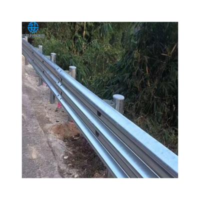 China Crash Guardrail Use Three Crash Guardrail AASHTO M180 Barricade Road Guardrail Q235 Metal Beam Guardrail for sale