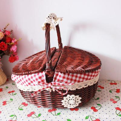 China Behind Doors/On Walls Large Outdoor Bulk Fruit Wine Garden Gift Basket Bamboo Wicker Basket With Nuetral Stripe For Flowers for sale