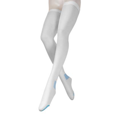 中国 QUICK DRY White Compression Stockings 15-20 mmHg With Inspect Toe Hole Anti Embolism Stockings High Thigh Compression Medical Socks 販売のため