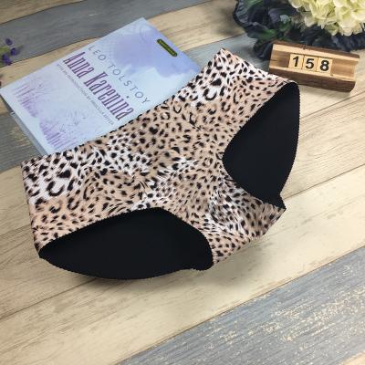 China Manufacturer's direct selling breathable printed white panties women's butt pad terry leopard underwear for sale