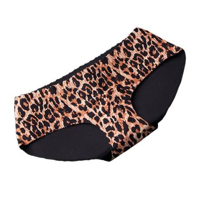 China Manufacturer Direct Selling Breathable Leopard Print Sponge Pad Hip Lifting Women's Underwear Hip Pad Briefs Padded Underwear for sale