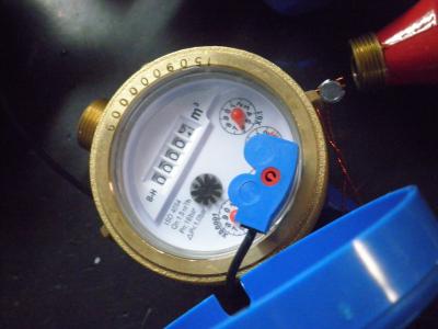 China Dry Dial Type Multijet Water Meter With Pulse Output Brass Body For Residential for sale