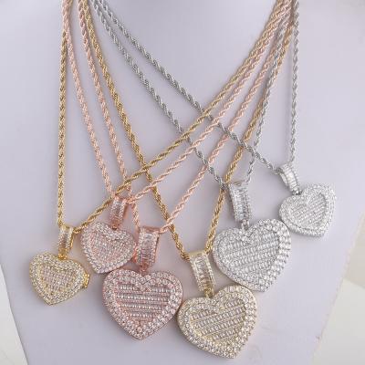 China Custom Made Cubic Heart Picture Heart Picture Hiphop Photo Frame Cubic Zirconia Necklace Cubic Zirconia Necklace for sale