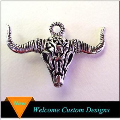 China Latest Trendy Antique Free Lead and Nickel Silver Buffalo Horn Charms Alloy Cow Skull Pendant for sale