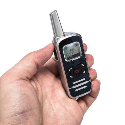 China DCS ctcss 2W Mini Walkie Talkie UHF Two Way Radio 400-520MHZ Walkie Talkie for sale