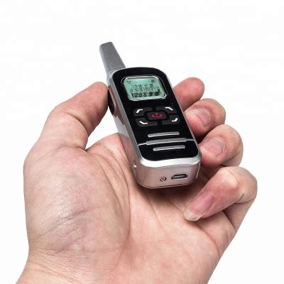 China Good Quality UHF 2W VHF Radio 620mAh Two Way Radio / Mini Handheld 128 Channels Two Way FM Walkie Talkie UHF for sale