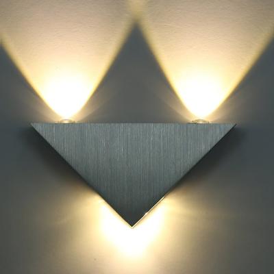 China 9W LED Triangle Designed Aluminum LED Wall Light for sale