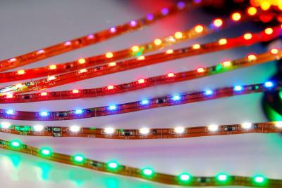 Chine Multi Color IP65 335 SMD Flexible LED Strip Lights / 4.8W/M Furniture Led Strip Light à vendre