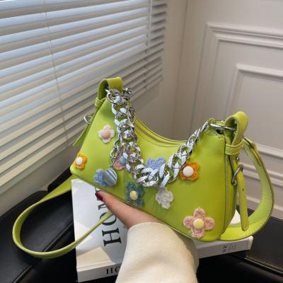 China 2022 New Fashion Chain Flower Chain Flower Small Shoulder Messenger Bag for PORTABLE Acrylic Armpit Bag for sale