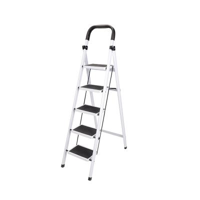 China Niceway Cheap Folding Ladders Iron Home Step Ladders Five Steps Folding Home Ladder With Non-slip Armrest for sale