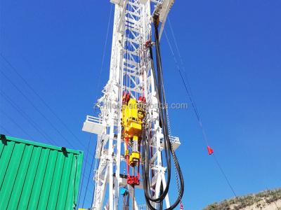 Cina RG API Standard Oil Field Oil ed il camion della galleria del pozzo di gas hanno montato la piattaforma di produzione mobile di ZJ30 750hp ed il workover Rig Max D in vendita