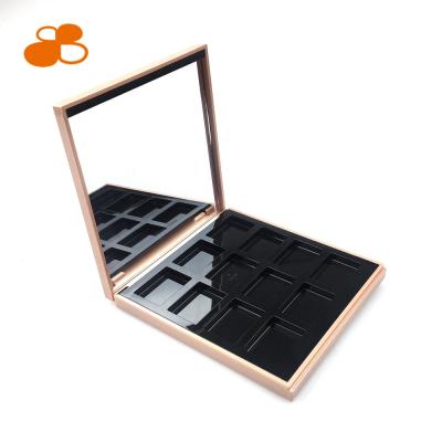 China OEM Recyclable 12 Pans Plastic Magnetic Replaceable Eyeshadow Palette With Mirror for sale