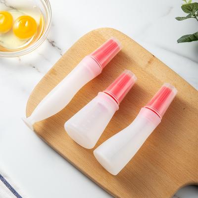 China Sustainable Heat Resistant BBQ Brush Grilling Oil Bottle Brush Silicone Oil Brush With Bottle for sale