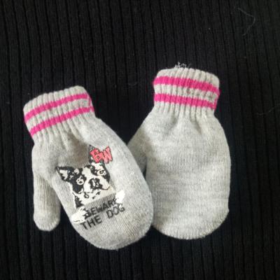 China Short Style Basic Winter Baby Warm Knitting Animal Printing Mittens for sale