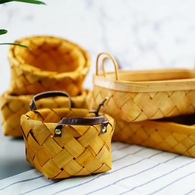 China Sustainable natural handwoven wooden fruit or bread basket for sale