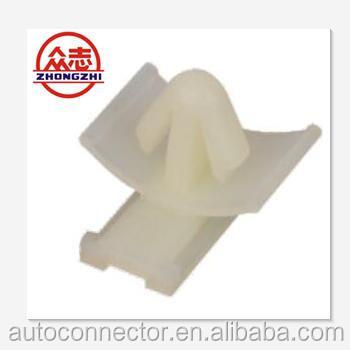 China Good Quality Automotive White Plastic Automotive Connector Clip for sale