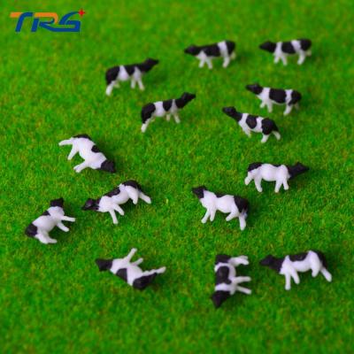 China 1:150 scale Model Painted 20mm Black and White Farm Animals Cow for model building for sale