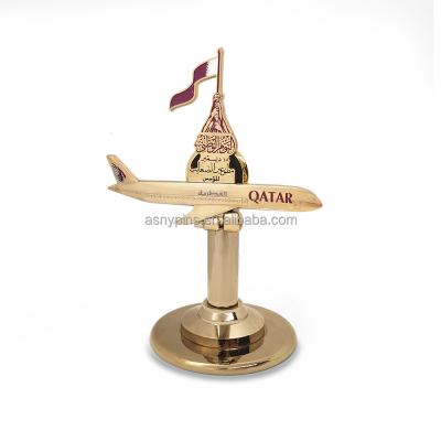 China Qatar Gold Plating Qatar Trophy for Metal Qatar National Day Trophy Awards and Souvenir and Appreciation Gift for sale